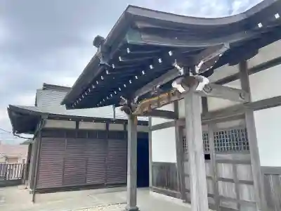 諏訪仮宮の{uncategorized: "未分類", other: "その他", undefined: "問題あり", building: "その他建物", grave: "お墓", sacred_gate: "鳥居", guardian: "狛犬", statue: "像", buddha: "仏像", history: "歴史", nature: "自然", garden: "庭園", animal: "動物", pagoda: "塔", temizu: "手水舎", mountain_gate: "山門・神門", sanctuary: "本殿・本堂", subordinate: "末社・摂社", art: "芸術", scenery: "景色", jizo: "地蔵", ema: "絵馬", goshuin: "御朱印", omikuji: "おみくじ", items: "授与品その他", amulet: "お守り", goshuincho: "御朱印帳", eats: "食事", festival: "お祭り", votive_dance: "神楽", shichigosan: "七五三参", wedding: "結婚式", experience: "体験その他", initially: "初詣", around: "周辺", anti_infection: "感染症対策"}