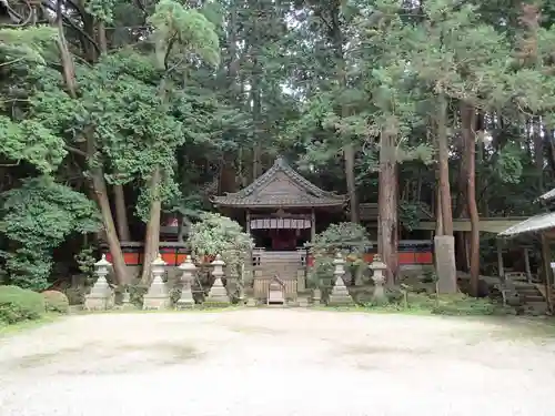 都祁山口神社の本殿