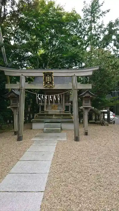 鳥屋神社の末社・摂社