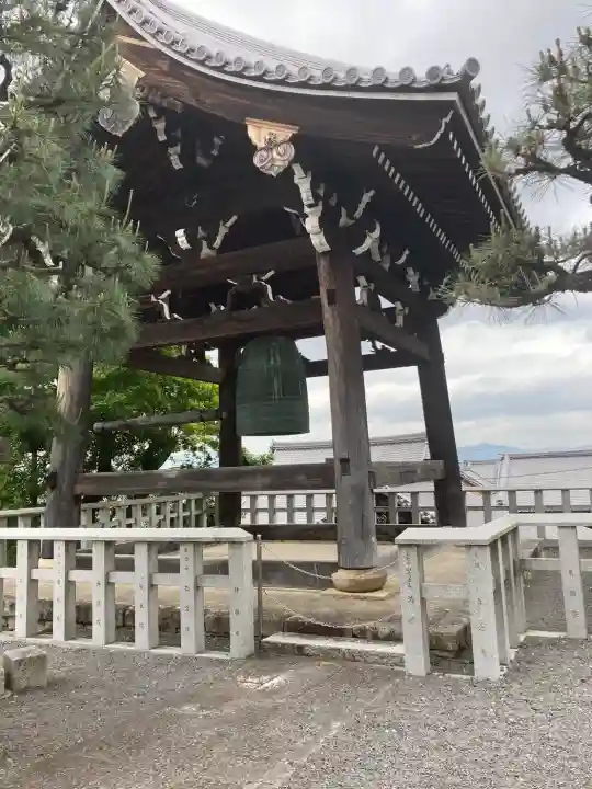 くろ谷 金戒光明寺の{uncategorized: "未分類", other: "その他", undefined: "問題あり", building: "その他建物", grave: "お墓", sacred_gate: "鳥居", guardian: "狛犬", statue: "像", buddha: "仏像", history: "歴史", nature: "自然", garden: "庭園", animal: "動物", pagoda: "塔", temizu: "手水舎", mountain_gate: "山門・神門", sanctuary: "本殿・本堂", subordinate: "末社・摂社", art: "芸術", scenery: "景色", jizo: "地蔵", ema: "絵馬", goshuin: "御朱印", omikuji: "おみくじ", items: "授与品その他", amulet: "お守り", goshuincho: "御朱印帳", eats: "食事", festival: "お祭り", votive_dance: "神楽", shichigosan: "七五三参", wedding: "結婚式", experience: "体験その他", initially: "初詣", around: "周辺", anti_infection: "感染症対策"}
