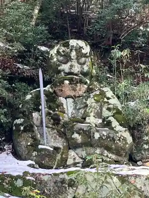 華蔵寺の{uncategorized: "未分類", other: "その他", undefined: "問題あり", building: "その他建物", grave: "お墓", sacred_gate: "鳥居", guardian: "狛犬", statue: "像", buddha: "仏像", history: "歴史", nature: "自然", garden: "庭園", animal: "動物", pagoda: "塔", temizu: "手水舎", mountain_gate: "山門・神門", sanctuary: "本殿・本堂", subordinate: "末社・摂社", art: "芸術", scenery: "景色", jizo: "地蔵", ema: "絵馬", goshuin: "御朱印", omikuji: "おみくじ", items: "授与品その他", amulet: "お守り", goshuincho: "御朱印帳", eats: "食事", festival: "お祭り", votive_dance: "神楽", shichigosan: "七五三参", wedding: "結婚式", experience: "体験その他", initially: "初詣", around: "周辺", anti_infection: "感染症対策"}