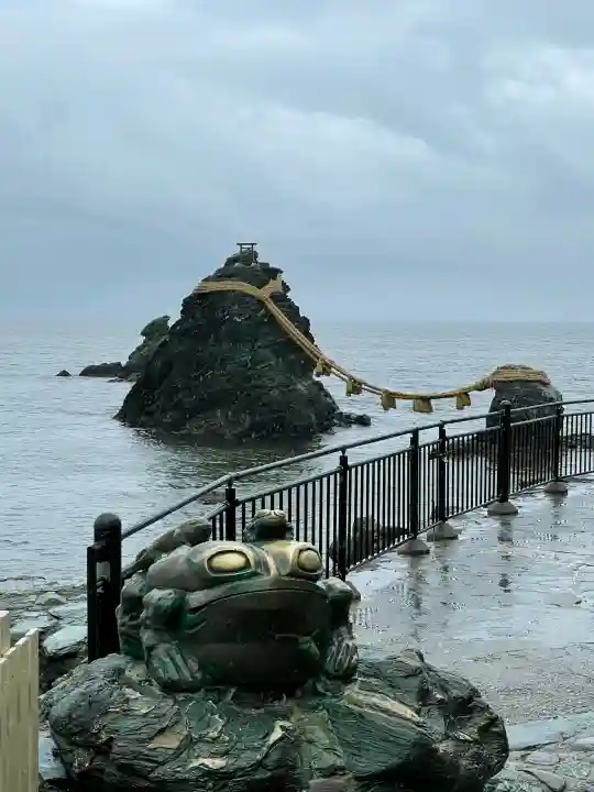 二見興玉神社の{uncategorized: "未分類", other: "その他", undefined: "問題あり", building: "その他建物", grave: "お墓", sacred_gate: "鳥居", guardian: "狛犬", statue: "像", buddha: "仏像", history: "歴史", nature: "自然", garden: "庭園", animal: "動物", pagoda: "塔", temizu: "手水舎", mountain_gate: "山門・神門", sanctuary: "本殿・本堂", subordinate: "末社・摂社", art: "芸術", scenery: "景色", jizo: "地蔵", ema: "絵馬", goshuin: "御朱印", omikuji: "おみくじ", items: "授与品その他", amulet: "お守り", goshuincho: "御朱印帳", eats: "食事", festival: "お祭り", votive_dance: "神楽", shichigosan: "七五三参", wedding: "結婚式", experience: "体験その他", initially: "初詣", around: "周辺", anti_infection: "感染症対策"}