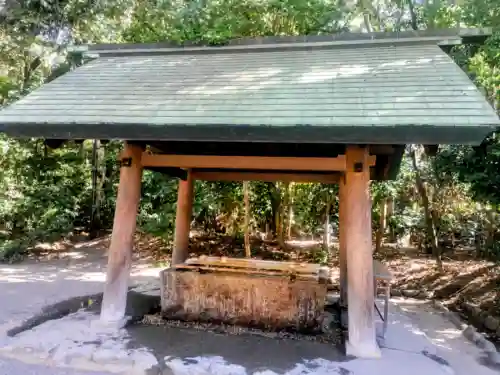 八剣宮（熱田神宮別宮）の{uncategorized: "未分類", other: "その他", undefined: "問題あり", building: "その他建物", grave: "お墓", sacred_gate: "鳥居", guardian: "狛犬", statue: "像", buddha: "仏像", history: "歴史", nature: "自然", garden: "庭園", animal: "動物", pagoda: "塔", temizu: "手水舎", mountain_gate: "山門・神門", sanctuary: "本殿・本堂", subordinate: "末社・摂社", art: "芸術", scenery: "景色", jizo: "地蔵", ema: "絵馬", goshuin: "御朱印", omikuji: "おみくじ", items: "授与品その他", amulet: "お守り", goshuincho: "御朱印帳", eats: "食事", festival: "お祭り", votive_dance: "神楽", shichigosan: "七五三参", wedding: "結婚式", experience: "体験その他", initially: "初詣", around: "周辺", anti_infection: "感染症対策"}