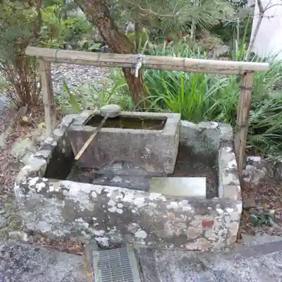 蓮華寺の手水舎