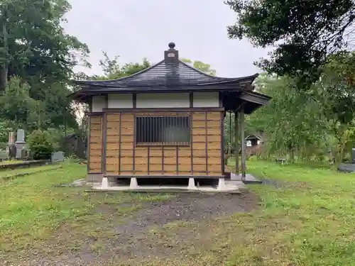 神明神社の本殿