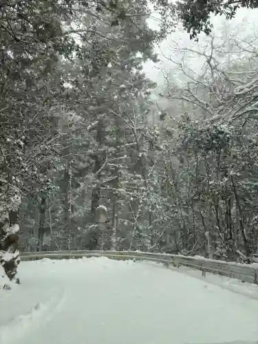山賊魂稲成神社の{uncategorized: "未分類", other: "その他", undefined: "問題あり", building: "その他建物", grave: "お墓", sacred_gate: "鳥居", guardian: "狛犬", statue: "像", buddha: "仏像", history: "歴史", nature: "自然", garden: "庭園", animal: "動物", pagoda: "塔", temizu: "手水舎", mountain_gate: "山門・神門", sanctuary: "本殿・本堂", subordinate: "末社・摂社", art: "芸術", scenery: "景色", jizo: "地蔵", ema: "絵馬", goshuin: "御朱印", omikuji: "おみくじ", items: "授与品その他", amulet: "お守り", goshuincho: "御朱印帳", eats: "食事", festival: "お祭り", votive_dance: "神楽", shichigosan: "七五三参", wedding: "結婚式", experience: "体験その他", initially: "初詣", around: "周辺", anti_infection: "感染症対策"}