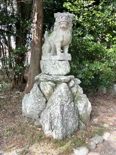 魚見神社の狛犬