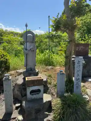永福寺 童子堂の{uncategorized: "未分類", other: "その他", undefined: "問題あり", building: "その他建物", grave: "お墓", sacred_gate: "鳥居", guardian: "狛犬", statue: "像", buddha: "仏像", history: "歴史", nature: "自然", garden: "庭園", animal: "動物", pagoda: "塔", temizu: "手水舎", mountain_gate: "山門・神門", sanctuary: "本殿・本堂", subordinate: "末社・摂社", art: "芸術", scenery: "景色", jizo: "地蔵", ema: "絵馬", goshuin: "御朱印", omikuji: "おみくじ", items: "授与品その他", amulet: "お守り", goshuincho: "御朱印帳", eats: "食事", festival: "お祭り", votive_dance: "神楽", shichigosan: "七五三参", wedding: "結婚式", experience: "体験その他", initially: "初詣", around: "周辺", anti_infection: "感染症対策"}