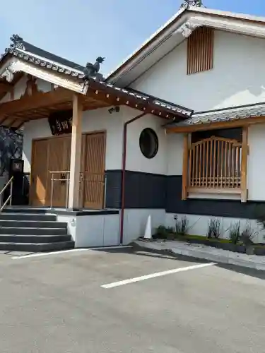 乗円寺の{uncategorized: "未分類", other: "その他", undefined: "問題あり", building: "その他建物", grave: "お墓", sacred_gate: "鳥居", guardian: "狛犬", statue: "像", buddha: "仏像", history: "歴史", nature: "自然", garden: "庭園", animal: "動物", pagoda: "塔", temizu: "手水舎", mountain_gate: "山門・神門", sanctuary: "本殿・本堂", subordinate: "末社・摂社", art: "芸術", scenery: "景色", jizo: "地蔵", ema: "絵馬", goshuin: "御朱印", omikuji: "おみくじ", items: "授与品その他", amulet: "お守り", goshuincho: "御朱印帳", eats: "食事", festival: "お祭り", votive_dance: "神楽", shichigosan: "七五三参", wedding: "結婚式", experience: "体験その他", initially: "初詣", around: "周辺", anti_infection: "感染症対策"}