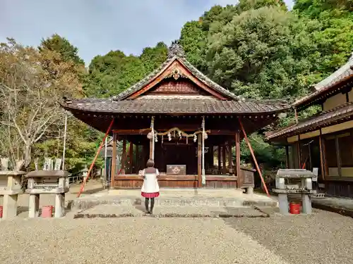 曽野稲荷神社の本殿・本堂