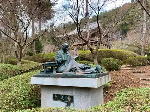 石山寺の像