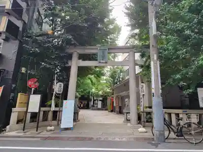 銀杏岡八幡神社の鳥居