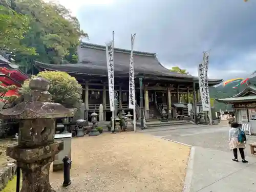 青岸渡寺の本殿・本堂