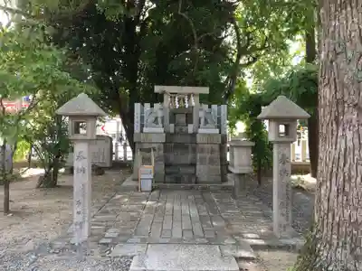 止止呂支比売命神社の末社・摂社