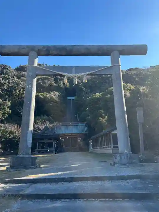 洲崎神社の{uncategorized: "未分類", other: "その他", undefined: "問題あり", building: "その他建物", grave: "お墓", sacred_gate: "鳥居", guardian: "狛犬", statue: "像", buddha: "仏像", history: "歴史", nature: "自然", garden: "庭園", animal: "動物", pagoda: "塔", temizu: "手水舎", mountain_gate: "山門・神門", sanctuary: "本殿・本堂", subordinate: "末社・摂社", art: "芸術", scenery: "景色", jizo: "地蔵", ema: "絵馬", goshuin: "御朱印", omikuji: "おみくじ", items: "授与品その他", amulet: "お守り", goshuincho: "御朱印帳", eats: "食事", festival: "お祭り", votive_dance: "神楽", shichigosan: "七五三参", wedding: "結婚式", experience: "体験その他", initially: "初詣", around: "周辺", anti_infection: "感染症対策"}