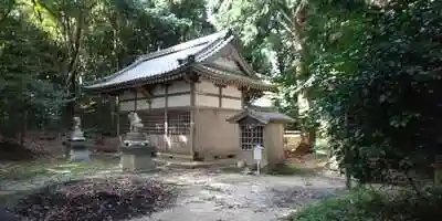 御衣野尾津神社（草薙神社）の建物その他