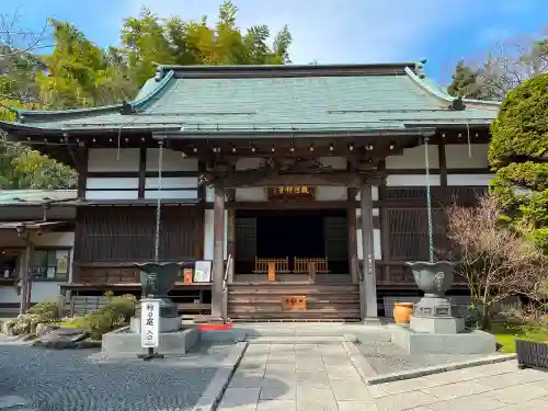 報国寺の本殿・本堂