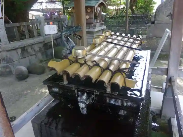 海南神社の手水舎