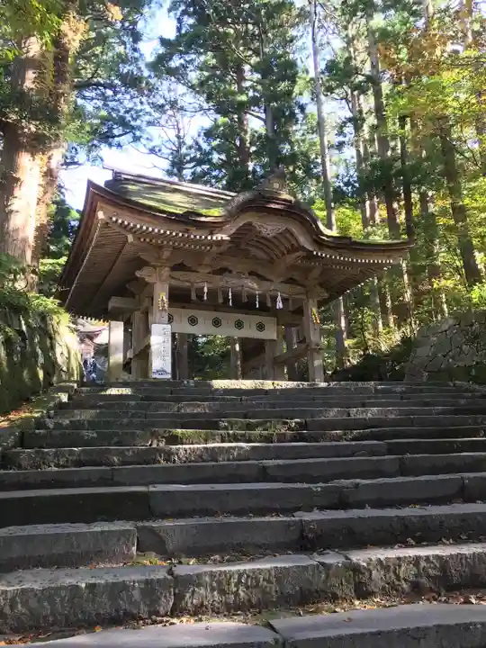 大神山神社奥宮の山門・神門