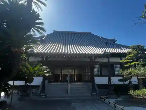 円明寺の{uncategorized: "未分類", other: "その他", undefined: "問題あり", building: "その他建物", grave: "お墓", sacred_gate: "鳥居", guardian: "狛犬", statue: "像", buddha: "仏像", history: "歴史", nature: "自然", garden: "庭園", animal: "動物", pagoda: "塔", temizu: "手水舎", mountain_gate: "山門・神門", sanctuary: "本殿・本堂", subordinate: "末社・摂社", art: "芸術", scenery: "景色", jizo: "地蔵", ema: "絵馬", goshuin: "御朱印", omikuji: "おみくじ", items: "授与品その他", amulet: "お守り", goshuincho: "御朱印帳", eats: "食事", festival: "お祭り", votive_dance: "神楽", shichigosan: "七五三参", wedding: "結婚式", experience: "体験その他", initially: "初詣", around: "周辺", anti_infection: "感染症対策"}