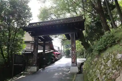 金峯山寺の山門