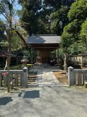 葛原岡神社の{uncategorized: "未分類", other: "その他", undefined: "問題あり", building: "その他建物", grave: "お墓", sacred_gate: "鳥居", guardian: "狛犬", statue: "像", buddha: "仏像", history: "歴史", nature: "自然", garden: "庭園", animal: "動物", pagoda: "塔", temizu: "手水舎", mountain_gate: "山門・神門", sanctuary: "本殿・本堂", subordinate: "末社・摂社", art: "芸術", scenery: "景色", jizo: "地蔵", ema: "絵馬", goshuin: "御朱印", omikuji: "おみくじ", items: "授与品その他", amulet: "お守り", goshuincho: "御朱印帳", eats: "食事", festival: "お祭り", votive_dance: "神楽", shichigosan: "七五三参", wedding: "結婚式", experience: "体験その他", initially: "初詣", around: "周辺", anti_infection: "感染症対策"}
