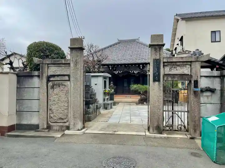 長運寺の{uncategorized: "未分類", other: "その他", undefined: "問題あり", building: "その他建物", grave: "お墓", sacred_gate: "鳥居", guardian: "狛犬", statue: "像", buddha: "仏像", history: "歴史", nature: "自然", garden: "庭園", animal: "動物", pagoda: "塔", temizu: "手水舎", mountain_gate: "山門・神門", sanctuary: "本殿・本堂", subordinate: "末社・摂社", art: "芸術", scenery: "景色", jizo: "地蔵", ema: "絵馬", goshuin: "御朱印", omikuji: "おみくじ", items: "授与品その他", amulet: "お守り", goshuincho: "御朱印帳", eats: "食事", festival: "お祭り", votive_dance: "神楽", shichigosan: "七五三参", wedding: "結婚式", experience: "体験その他", initially: "初詣", around: "周辺", anti_infection: "感染症対策"}