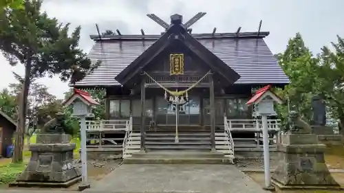 納内神社の本殿