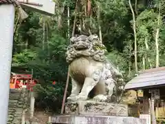 八神社の狛犬