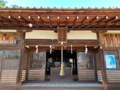 山梨岡神社の本殿・本堂