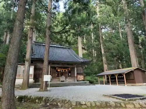 雄山神社中宮祈願殿(富山県)