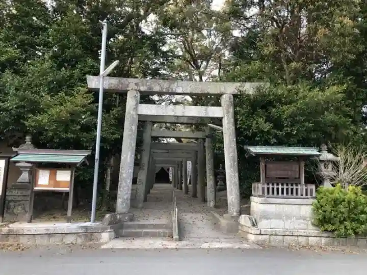 加世智神社の{uncategorized: "未分類", other: "その他", undefined: "問題あり", building: "その他建物", grave: "お墓", sacred_gate: "鳥居", guardian: "狛犬", statue: "像", buddha: "仏像", history: "歴史", nature: "自然", garden: "庭園", animal: "動物", pagoda: "塔", temizu: "手水舎", mountain_gate: "山門・神門", sanctuary: "本殿・本堂", subordinate: "末社・摂社", art: "芸術", scenery: "景色", jizo: "地蔵", ema: "絵馬", goshuin: "御朱印", omikuji: "おみくじ", items: "授与品その他", amulet: "お守り", goshuincho: "御朱印帳", eats: "食事", festival: "お祭り", votive_dance: "神楽", shichigosan: "七五三参", wedding: "結婚式", experience: "体験その他", initially: "初詣", around: "周辺", anti_infection: "感染症対策"}