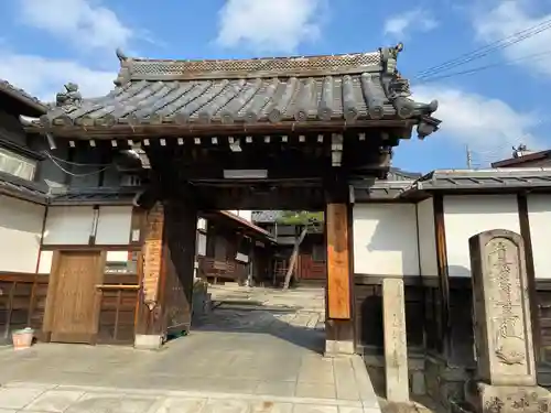 通妙寺の山門・神門