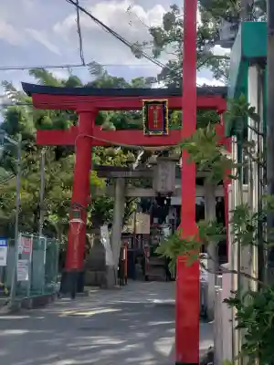 瓢箪山稲荷神社の{uncategorized: "未分類", other: "その他", undefined: "問題あり", building: "その他建物", grave: "お墓", sacred_gate: "鳥居", guardian: "狛犬", statue: "像", buddha: "仏像", history: "歴史", nature: "自然", garden: "庭園", animal: "動物", pagoda: "塔", temizu: "手水舎", mountain_gate: "山門・神門", sanctuary: "本殿・本堂", subordinate: "末社・摂社", art: "芸術", scenery: "景色", jizo: "地蔵", ema: "絵馬", goshuin: "御朱印", omikuji: "おみくじ", items: "授与品その他", amulet: "お守り", goshuincho: "御朱印帳", eats: "食事", festival: "お祭り", votive_dance: "神楽", shichigosan: "七五三参", wedding: "結婚式", experience: "体験その他", initially: "初詣", around: "周辺", anti_infection: "感染症対策"}
