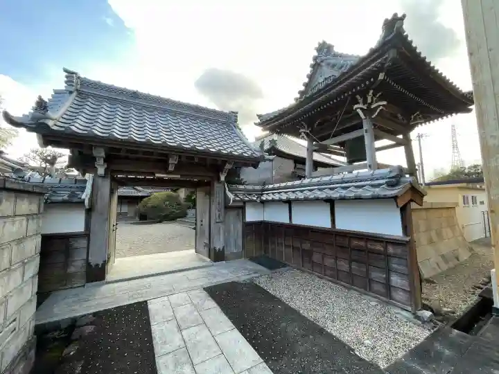真福寺の{uncategorized: "未分類", other: "その他", undefined: "問題あり", building: "その他建物", grave: "お墓", sacred_gate: "鳥居", guardian: "狛犬", statue: "像", buddha: "仏像", history: "歴史", nature: "自然", garden: "庭園", animal: "動物", pagoda: "塔", temizu: "手水舎", mountain_gate: "山門・神門", sanctuary: "本殿・本堂", subordinate: "末社・摂社", art: "芸術", scenery: "景色", jizo: "地蔵", ema: "絵馬", goshuin: "御朱印", omikuji: "おみくじ", items: "授与品その他", amulet: "お守り", goshuincho: "御朱印帳", eats: "食事", festival: "お祭り", votive_dance: "神楽", shichigosan: "七五三参", wedding: "結婚式", experience: "体験その他", initially: "初詣", around: "周辺", anti_infection: "感染症対策"}