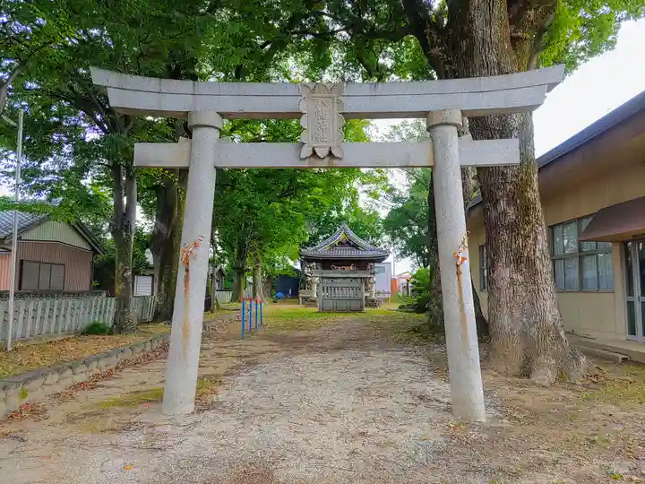 八幡社(千秋町佐野)の鳥居