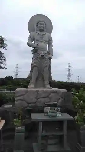 圓陵寺の像