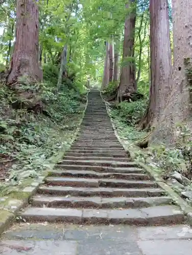 出羽神社(出羽三山神社)～三神合祭殿～(山形県)