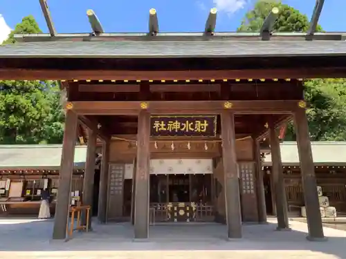 射水神社の本殿