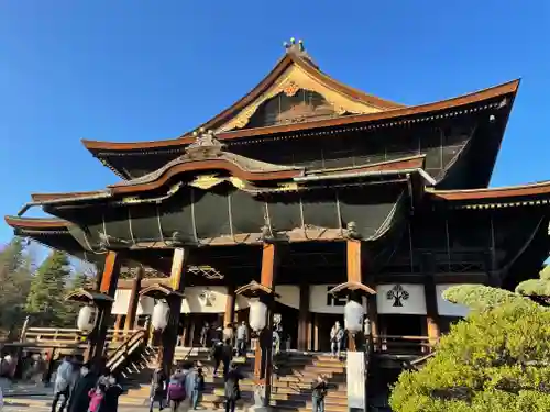 善光寺の本殿・本堂