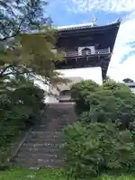 龍顔寺の山門・神門