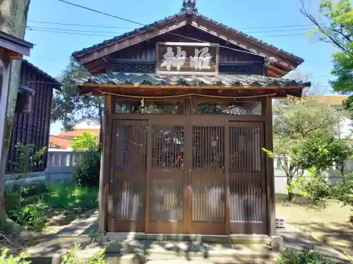 多太神社の{uncategorized: "未分類", other: "その他", undefined: "問題あり", building: "その他建物", grave: "お墓", sacred_gate: "鳥居", guardian: "狛犬", statue: "像", buddha: "仏像", history: "歴史", nature: "自然", garden: "庭園", animal: "動物", pagoda: "塔", temizu: "手水舎", mountain_gate: "山門・神門", sanctuary: "本殿・本堂", subordinate: "末社・摂社", art: "芸術", scenery: "景色", jizo: "地蔵", ema: "絵馬", goshuin: "御朱印", omikuji: "おみくじ", items: "授与品その他", amulet: "お守り", goshuincho: "御朱印帳", eats: "食事", festival: "お祭り", votive_dance: "神楽", shichigosan: "七五三参", wedding: "結婚式", experience: "体験その他", initially: "初詣", around: "周辺", anti_infection: "感染症対策"}