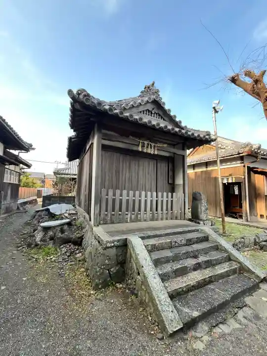小竹八幡神社の{uncategorized: "未分類", other: "その他", undefined: "問題あり", building: "その他建物", grave: "お墓", sacred_gate: "鳥居", guardian: "狛犬", statue: "像", buddha: "仏像", history: "歴史", nature: "自然", garden: "庭園", animal: "動物", pagoda: "塔", temizu: "手水舎", mountain_gate: "山門・神門", sanctuary: "本殿・本堂", subordinate: "末社・摂社", art: "芸術", scenery: "景色", jizo: "地蔵", ema: "絵馬", goshuin: "御朱印", omikuji: "おみくじ", items: "授与品その他", amulet: "お守り", goshuincho: "御朱印帳", eats: "食事", festival: "お祭り", votive_dance: "神楽", shichigosan: "七五三参", wedding: "結婚式", experience: "体験その他", initially: "初詣", around: "周辺", anti_infection: "感染症対策"}