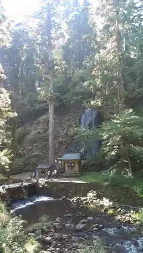 出羽神社(出羽三山神社)～三神合祭殿～の庭園