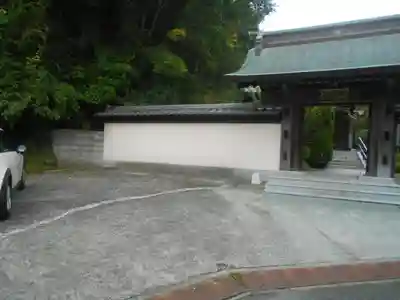 法善寺の山門・神門