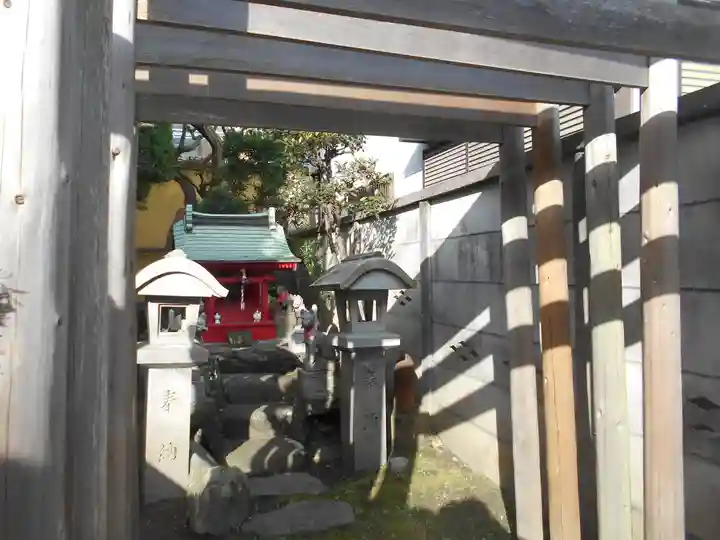 豊川稲荷大明神の本殿・本堂