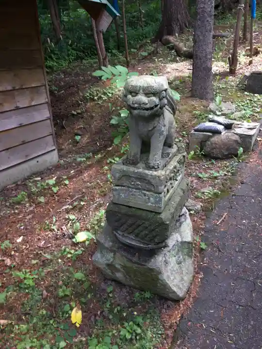 明治宮鹽谷神社の狛犬
