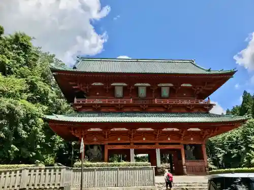 高野山金剛峯寺の山門