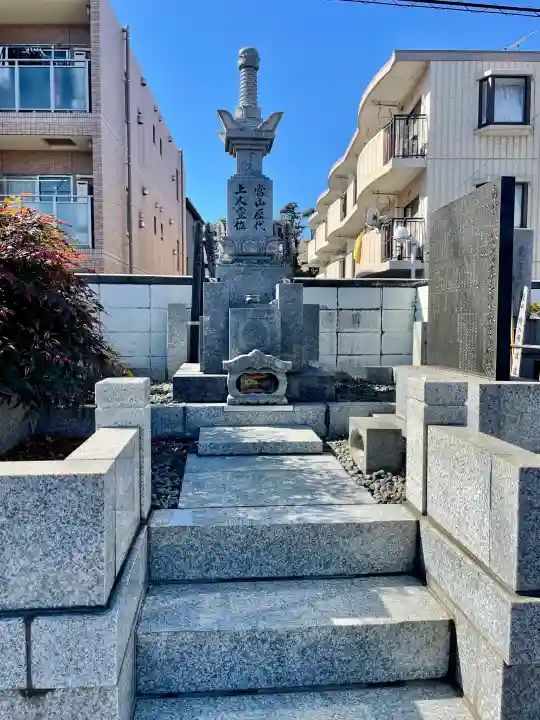 円頓寺の{uncategorized: "未分類", other: "その他", undefined: "問題あり", building: "その他建物", grave: "お墓", sacred_gate: "鳥居", guardian: "狛犬", statue: "像", buddha: "仏像", history: "歴史", nature: "自然", garden: "庭園", animal: "動物", pagoda: "塔", temizu: "手水舎", mountain_gate: "山門・神門", sanctuary: "本殿・本堂", subordinate: "末社・摂社", art: "芸術", scenery: "景色", jizo: "地蔵", ema: "絵馬", goshuin: "御朱印", omikuji: "おみくじ", items: "授与品その他", amulet: "お守り", goshuincho: "御朱印帳", eats: "食事", festival: "お祭り", votive_dance: "神楽", shichigosan: "七五三参", wedding: "結婚式", experience: "体験その他", initially: "初詣", around: "周辺", anti_infection: "感染症対策"}
