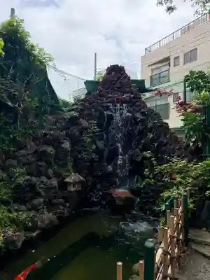 吉原神社の{uncategorized: "未分類", other: "その他", undefined: "問題あり", building: "その他建物", grave: "お墓", sacred_gate: "鳥居", guardian: "狛犬", statue: "像", buddha: "仏像", history: "歴史", nature: "自然", garden: "庭園", animal: "動物", pagoda: "塔", temizu: "手水舎", mountain_gate: "山門・神門", sanctuary: "本殿・本堂", subordinate: "末社・摂社", art: "芸術", scenery: "景色", jizo: "地蔵", ema: "絵馬", goshuin: "御朱印", omikuji: "おみくじ", items: "授与品その他", amulet: "お守り", goshuincho: "御朱印帳", eats: "食事", festival: "お祭り", votive_dance: "神楽", shichigosan: "七五三参", wedding: "結婚式", experience: "体験その他", initially: "初詣", around: "周辺", anti_infection: "感染症対策"}